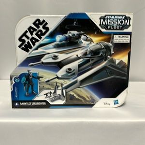 Star Wars Mission Fleet Bo-Katan Gauntlet Starfighter, Action Figure & Vehicle